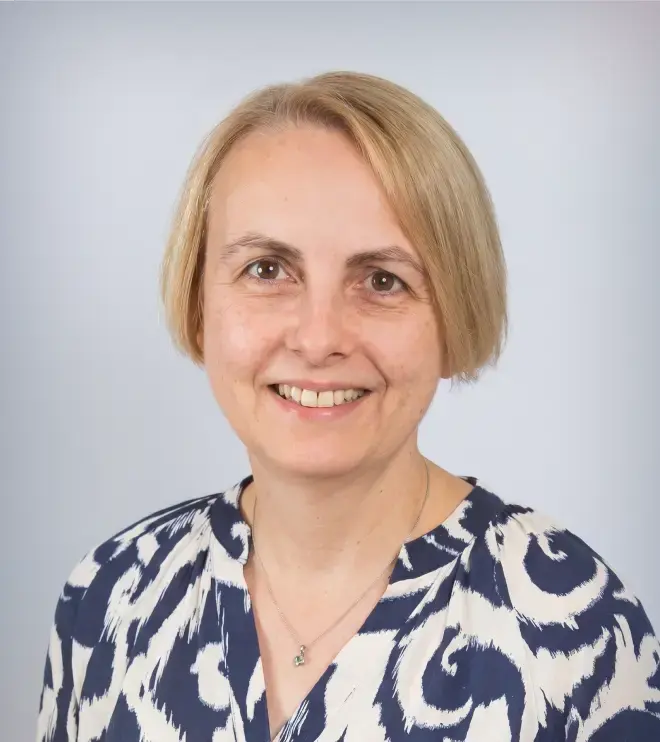 Julia Pizzey headshot