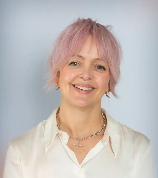 Steph Wilson headshot